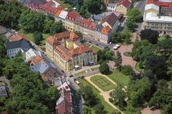 Lázně Teplice, historie, léčba a léčivé zdroje, hotely a pobyty, okolí a turistika, poloha a doprava.